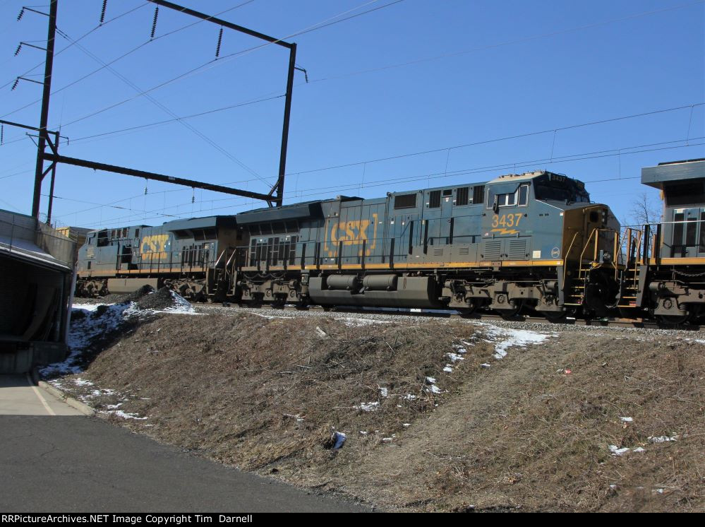 CSX 3437 2nd on Q410